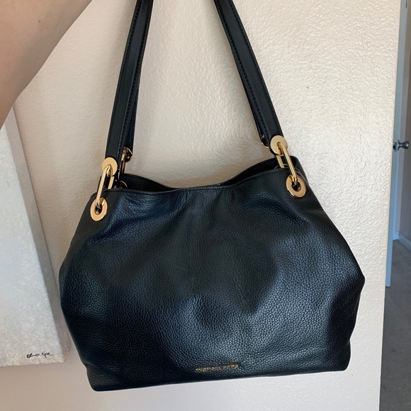 Michael Kors Raven Large Leather Shoulder Bag - Picture 1 of 13